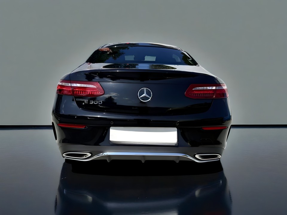 Mercedes-Benz E Coupe 300 AMG Line (4)