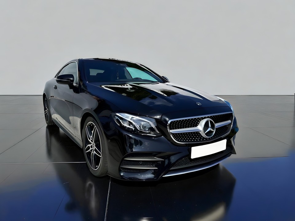 Mercedes-Benz E Coupe 300 AMG Line (1)