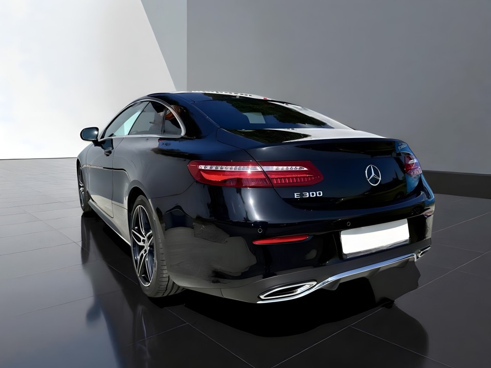 Mercedes-Benz E Coupe 300 AMG Line (5)