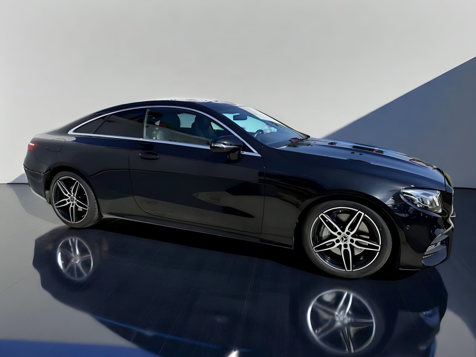 Mercedes-Benz E Coupe 300 AMG Line (2)