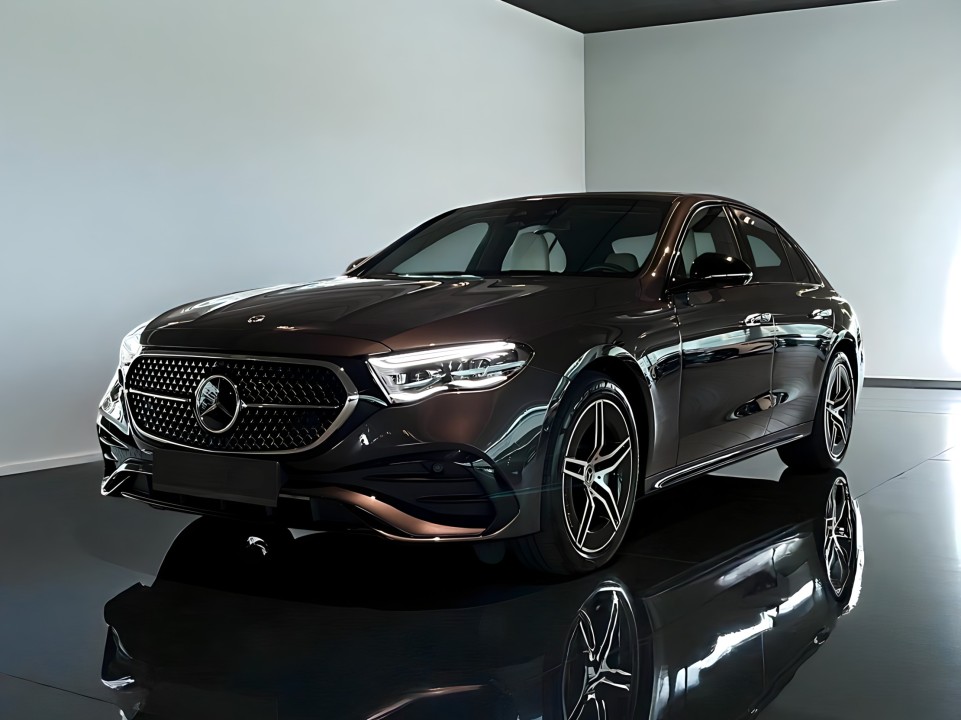 Mercedes-Benz E 300 e Hybrid AMG Line (5)