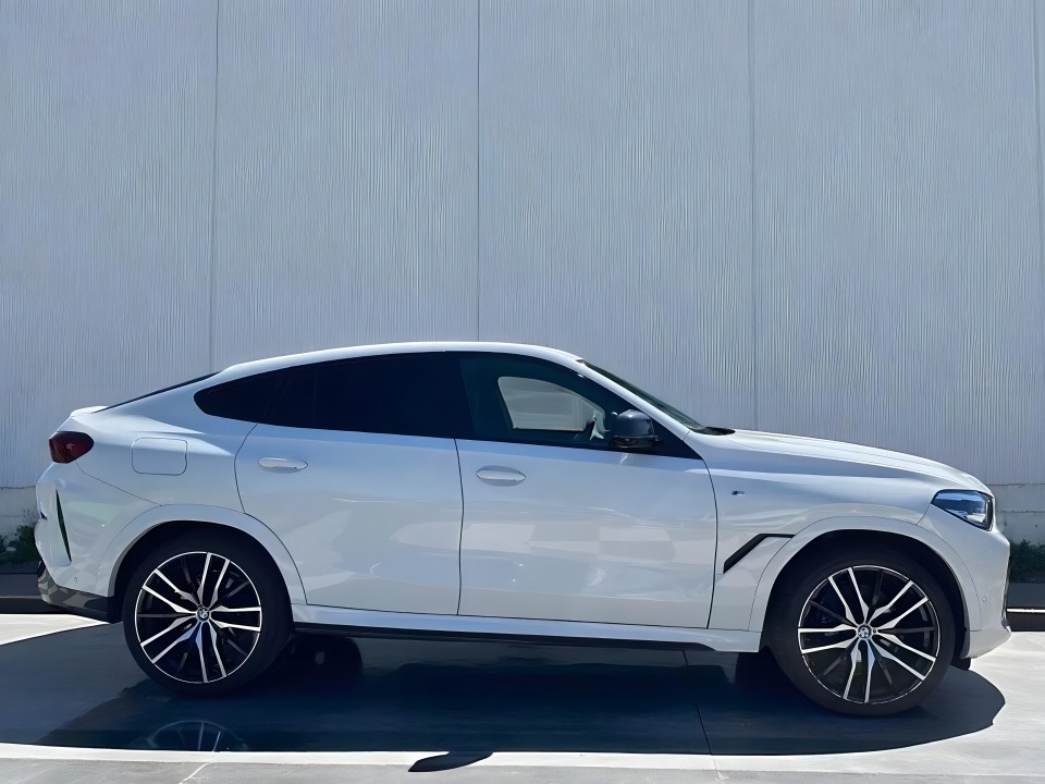 BMW X6 xDrive30d M-Sport (2)