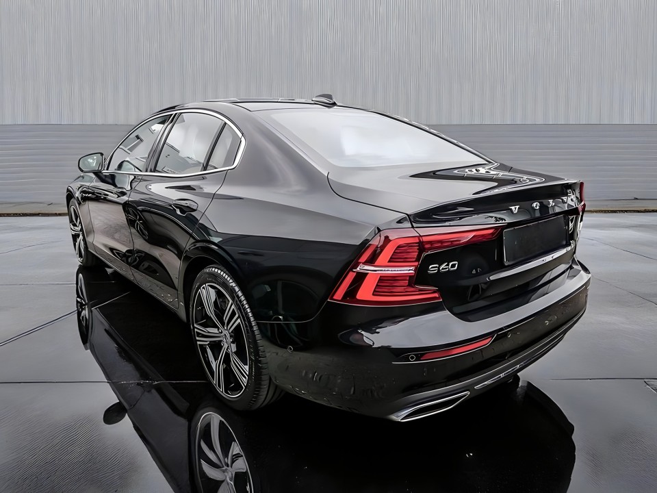 Volvo S60 T8 Recharge AWD Inscription (4)