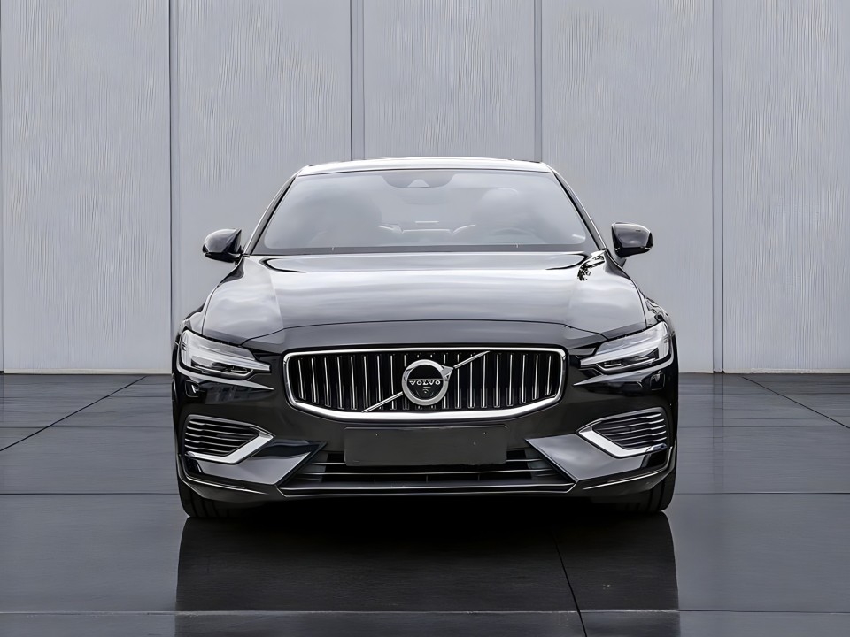 Volvo S60 T8 Recharge AWD Inscription (2)