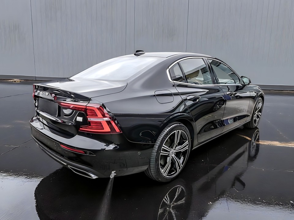 Volvo S60 T8 Recharge AWD Inscription (3)