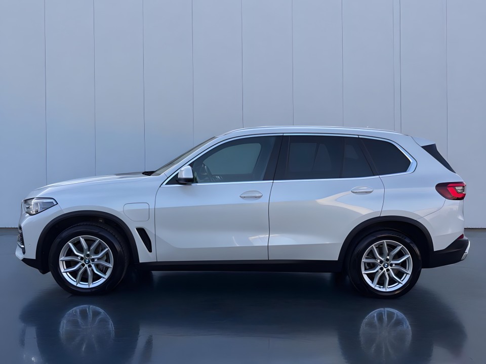 BMW X5 xDrive45e (5)