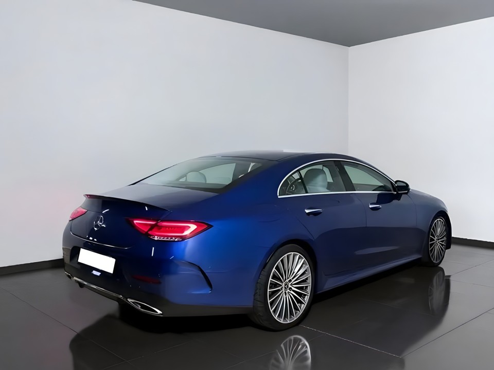 Mercedes-Benz CLS 300d 4MATIC AMG Line (2)