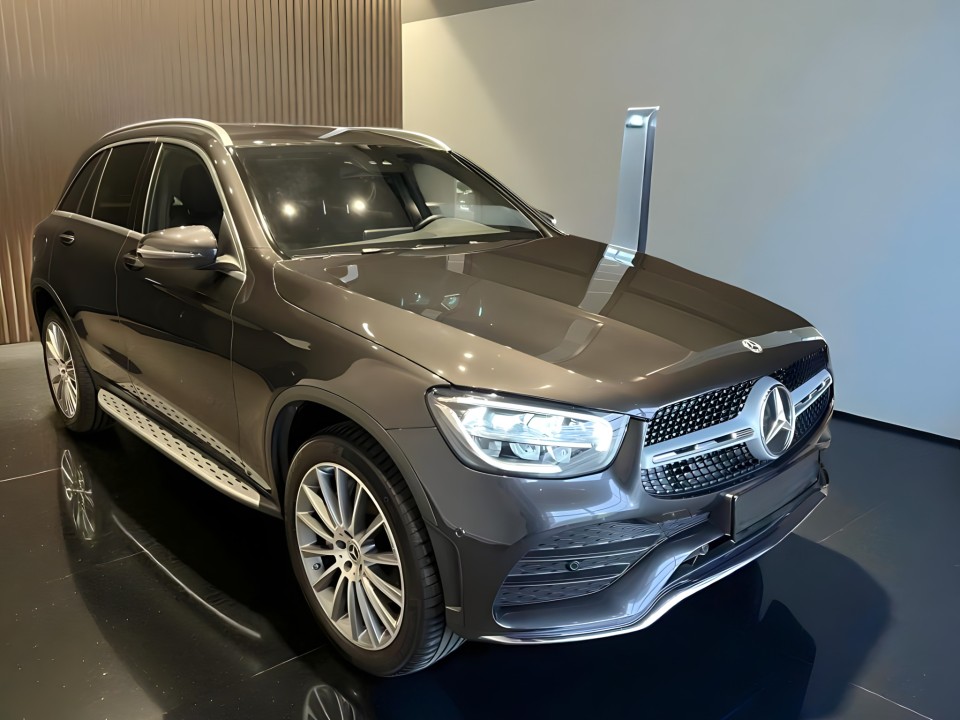 Mercedes-Benz GLC 300de 4MATIC AMG (1)