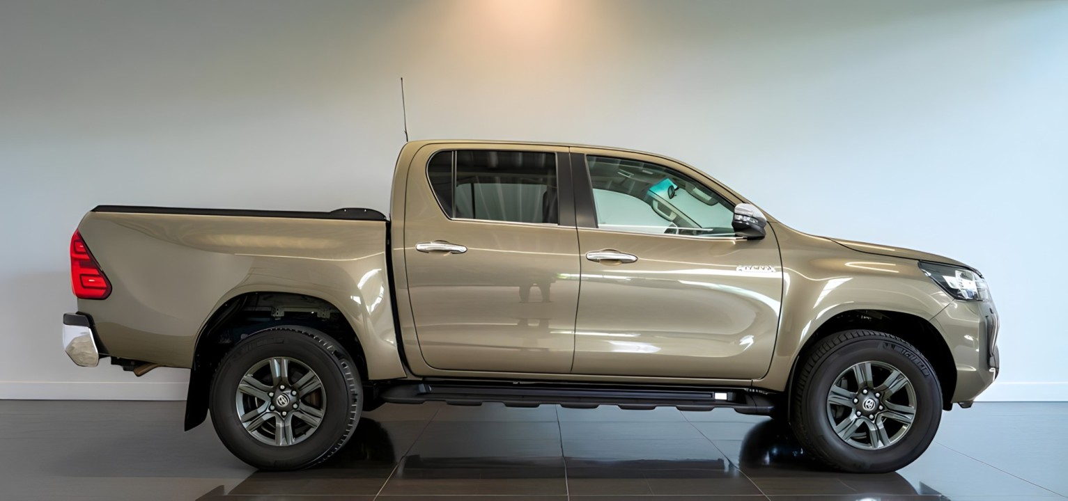 Toyota Hilux 2.8 AT (3)
