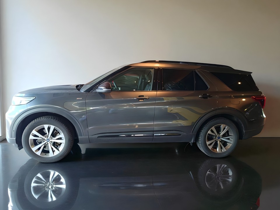 Ford Explorer ST-Line PHEV (3)