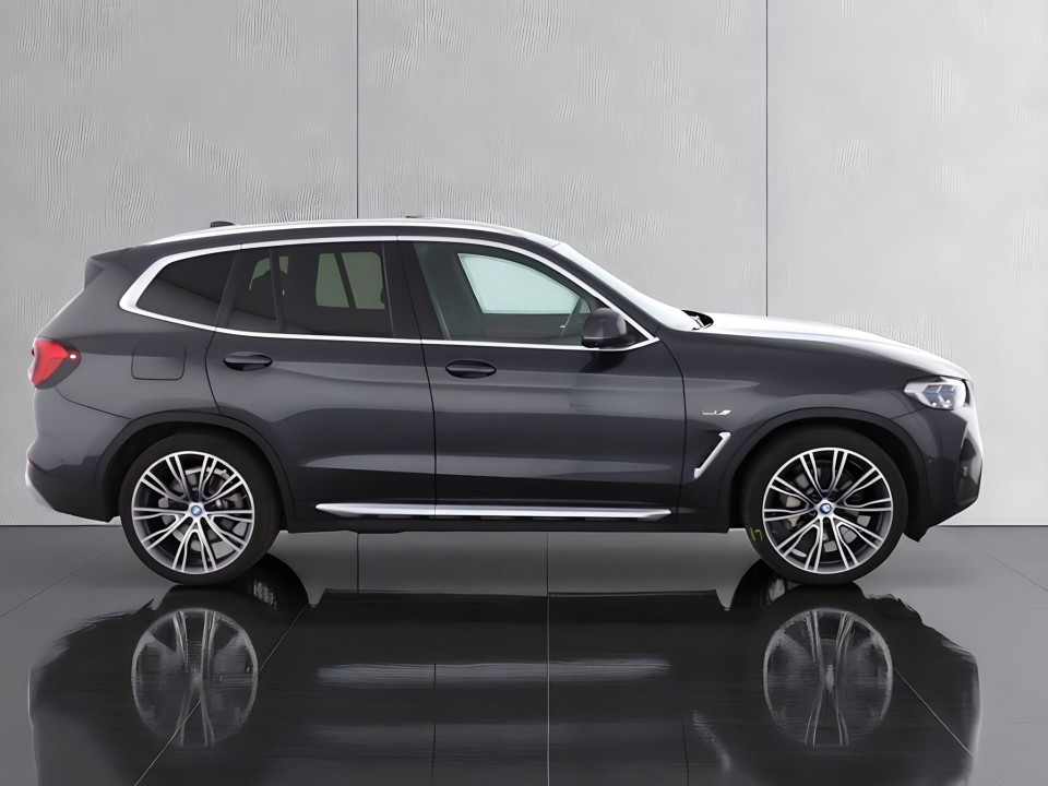 BMW X3 xDrive30e Luxury Line (2)