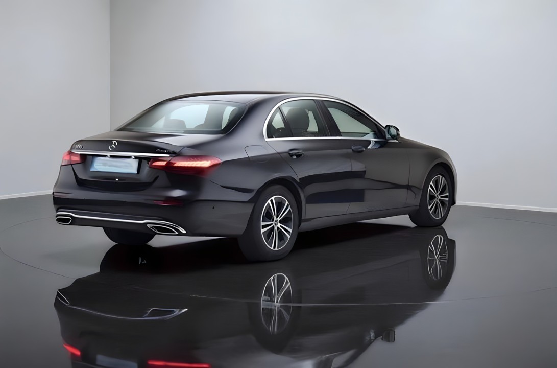 Mercedes-Benz E 220d 4MATIC Avantgarde (2)