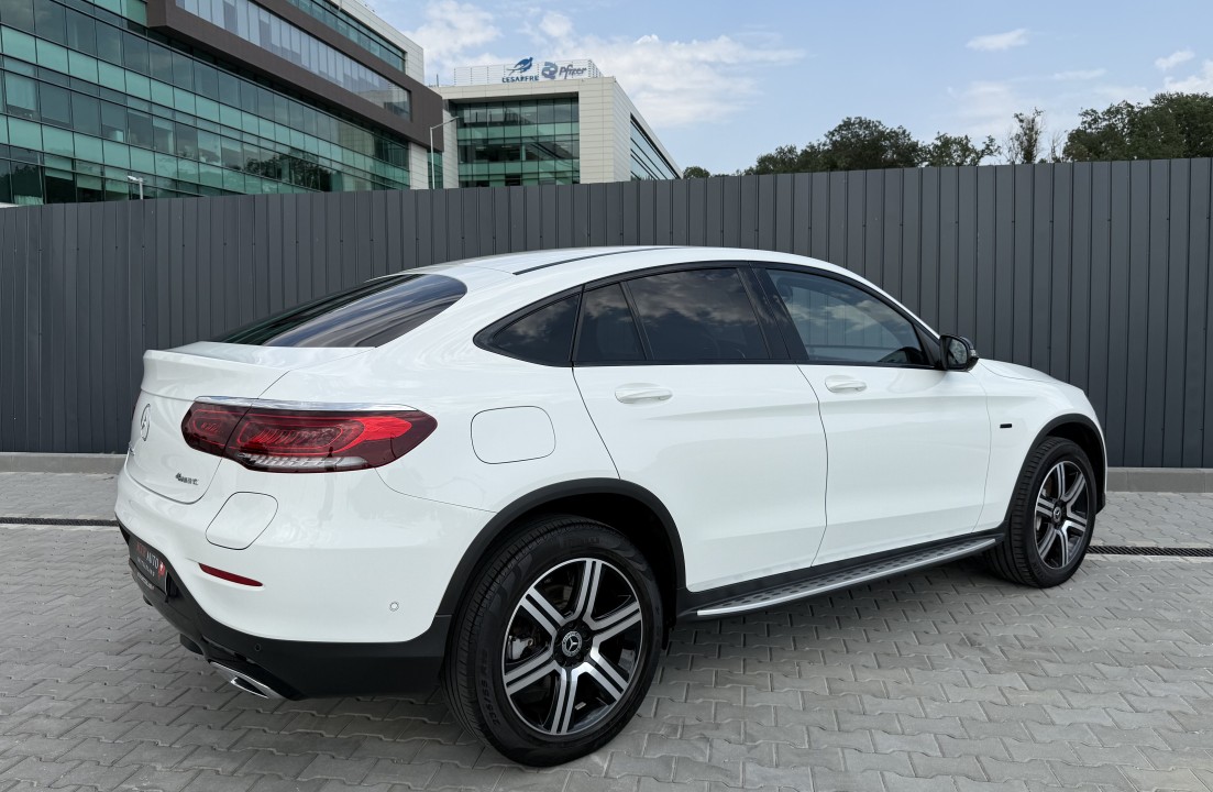 Mercedes-Benz GLC Coupe 300e 4MATIC (3)