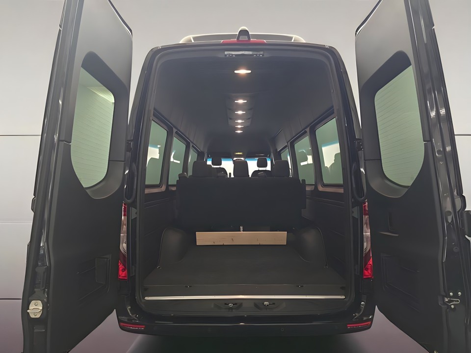 Mercedes-Benz Sprinter Tourer 319 CDI (5)