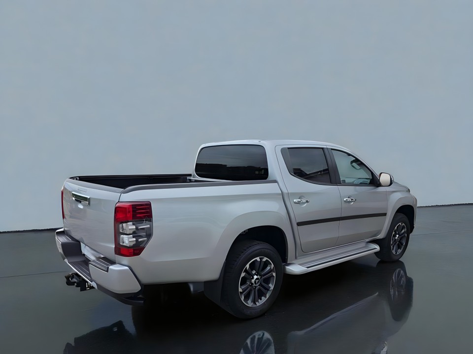 Mitsubishi L200 Select 4WD (2)