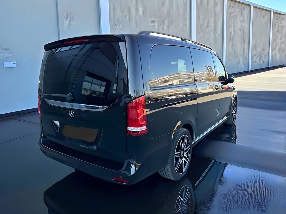 Mercedes-Benz V 300d 4MATIC Exclusive (3)