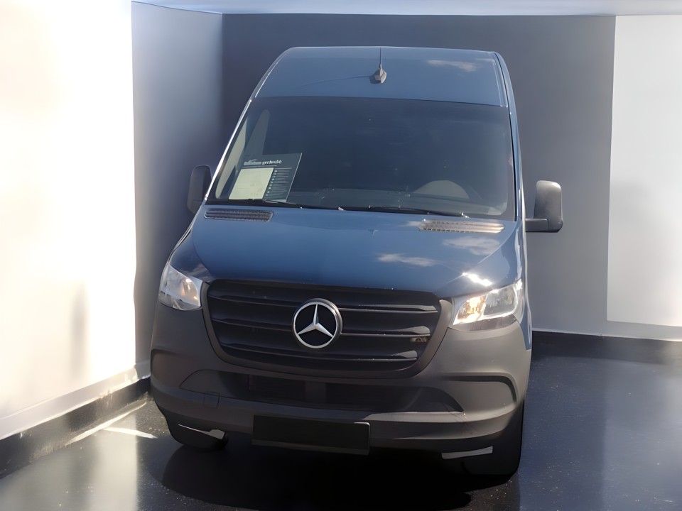 Mercedes-Benz Sprinter Tourer 317 CDI (2)