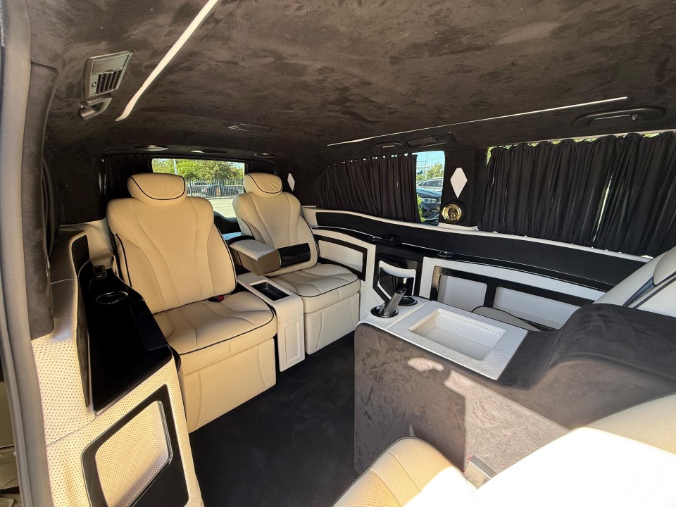 Mercedes-Benz V 250d Extralong VIP - foto 14