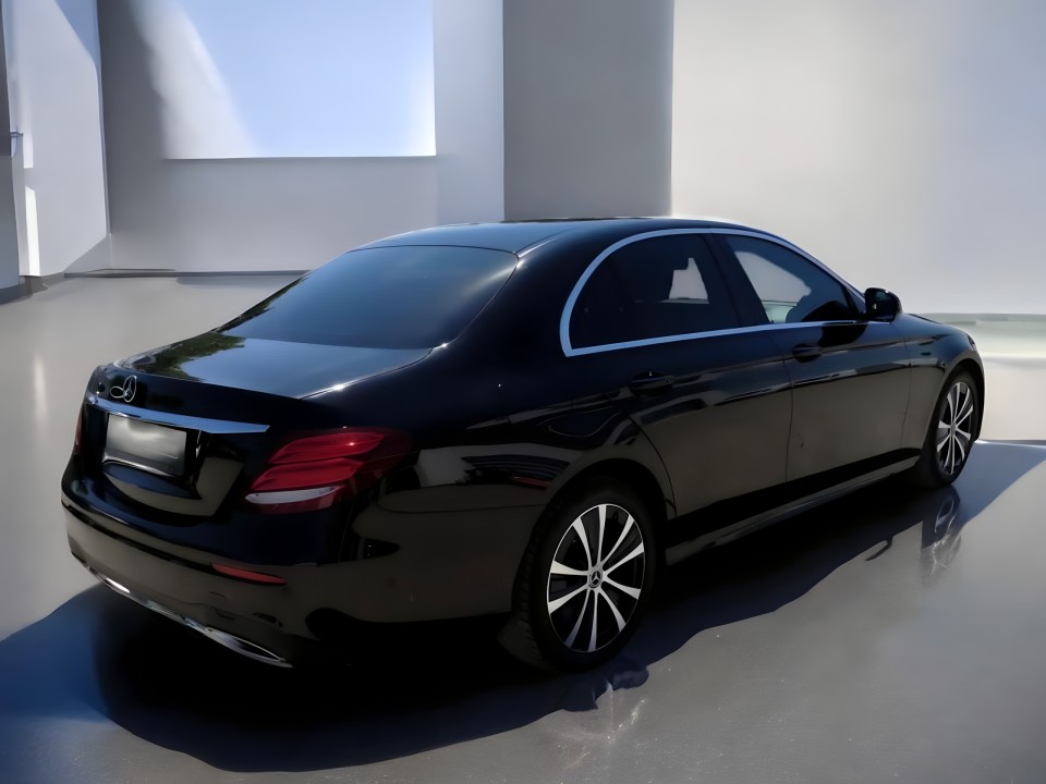 Mercedes-Benz E 450 4MATIC AMG Line (3)