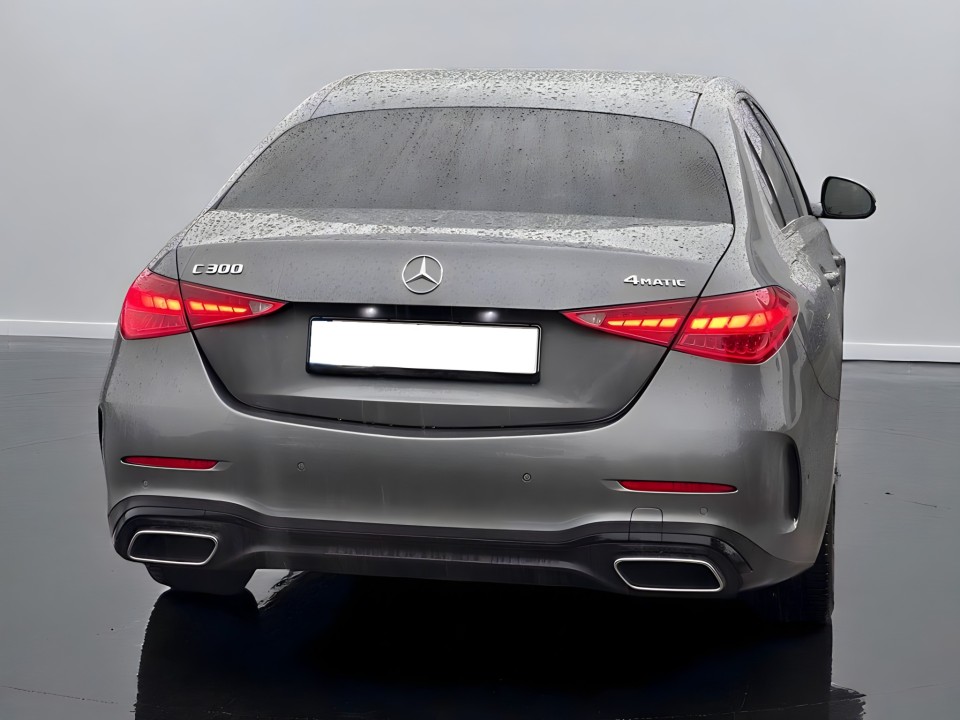 Mercedes-Benz C 300 4MATIC AMG (4)