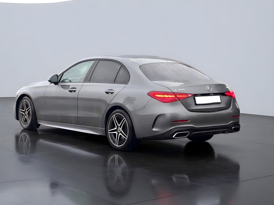 Mercedes-Benz C 300 4MATIC AMG (5)