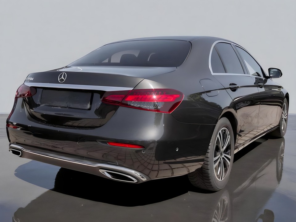 Mercedes-Benz E 220d Avantgarde (2)