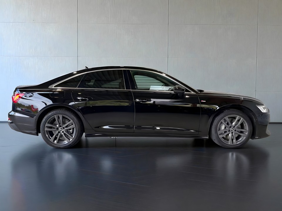 Audi A6 55TFSI quattro (2)