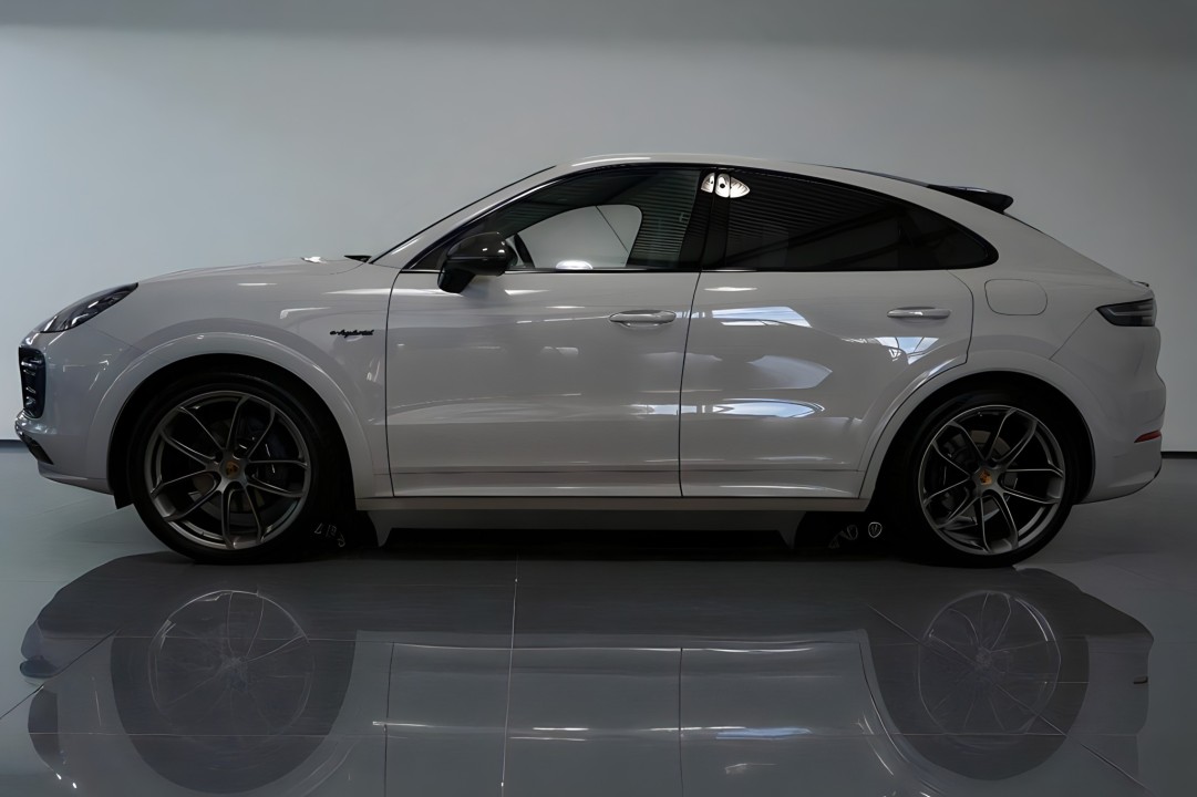 Porsche Cayenne Coupe E-Hybrid Sport (2)