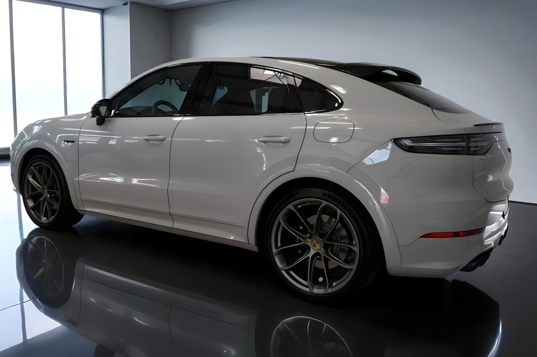 Porsche Cayenne Coupe E-Hybrid Sport (3)