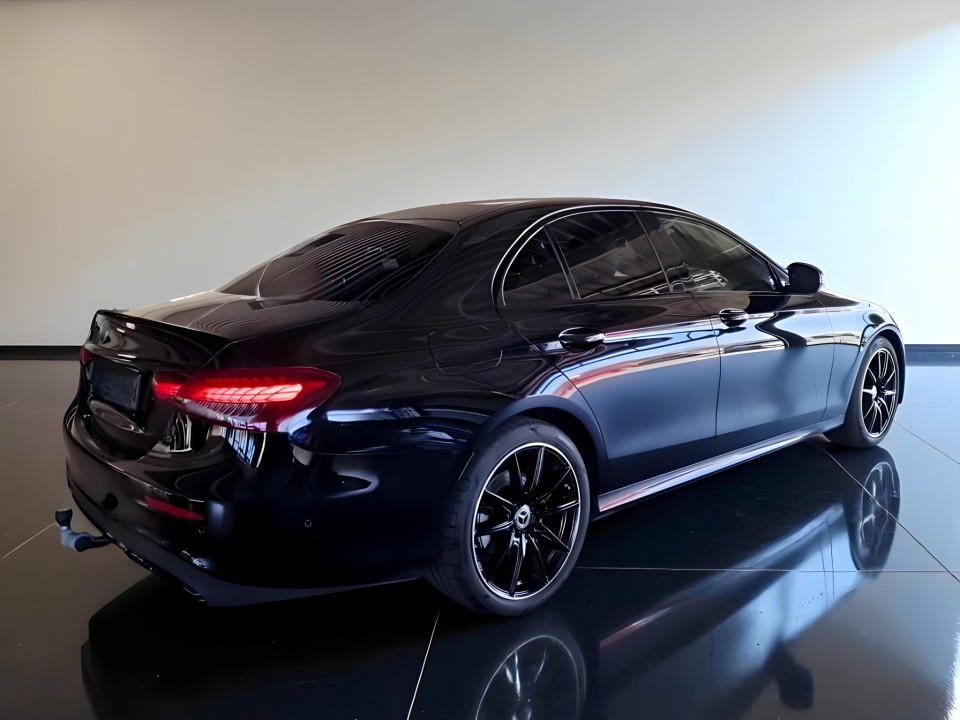 Mercedes-Benz E 220 d AMG (2)