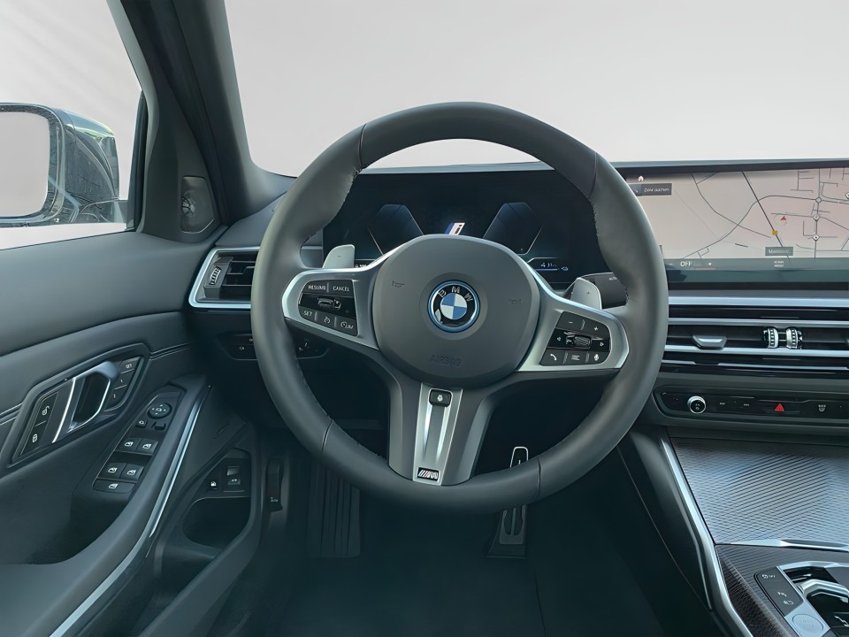 BMW Seria 3 330e M-Sport (4)