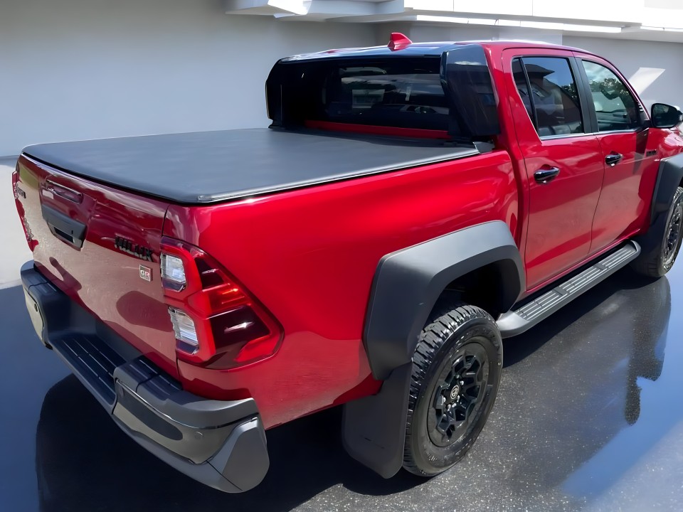 Toyota Hilux GR-Sport (3)