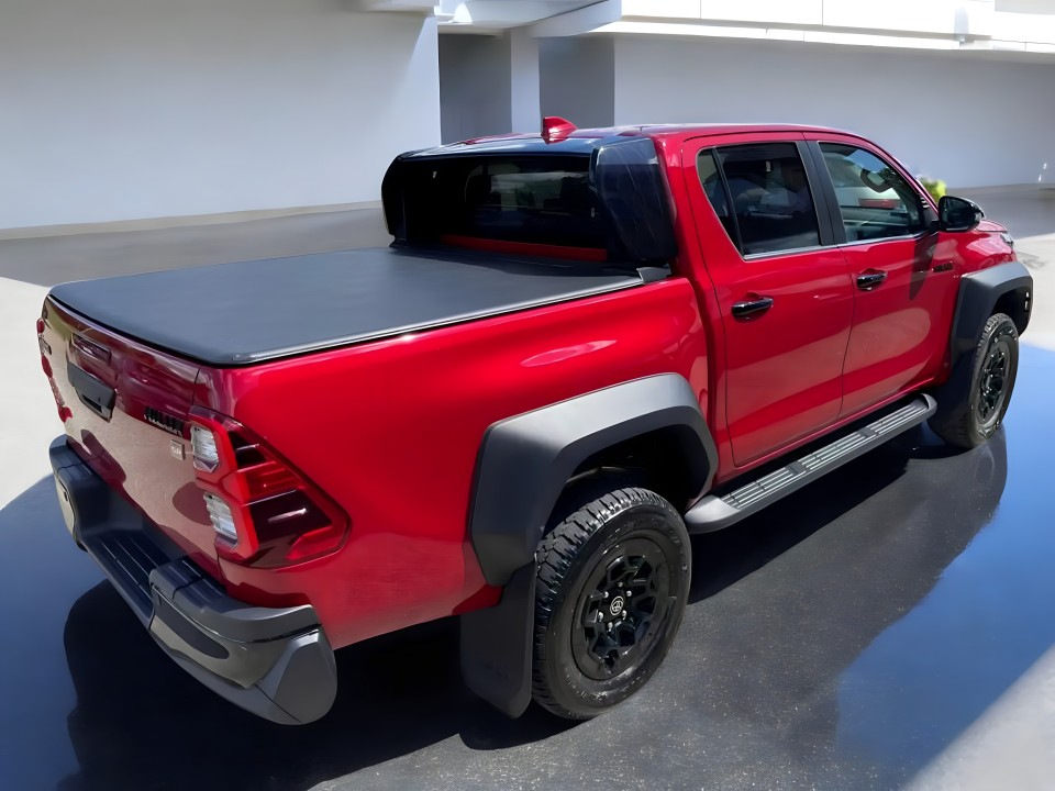 Toyota Hilux GR-Sport (2)