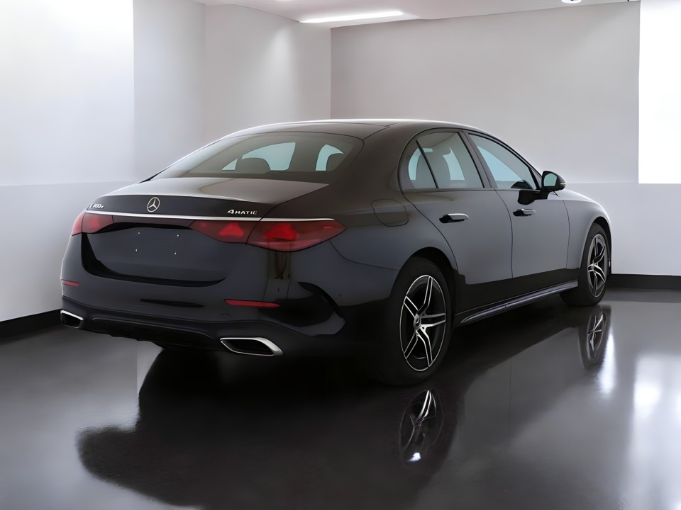 Mercedes-Benz E 400e 4MATIC AMG Line (2)