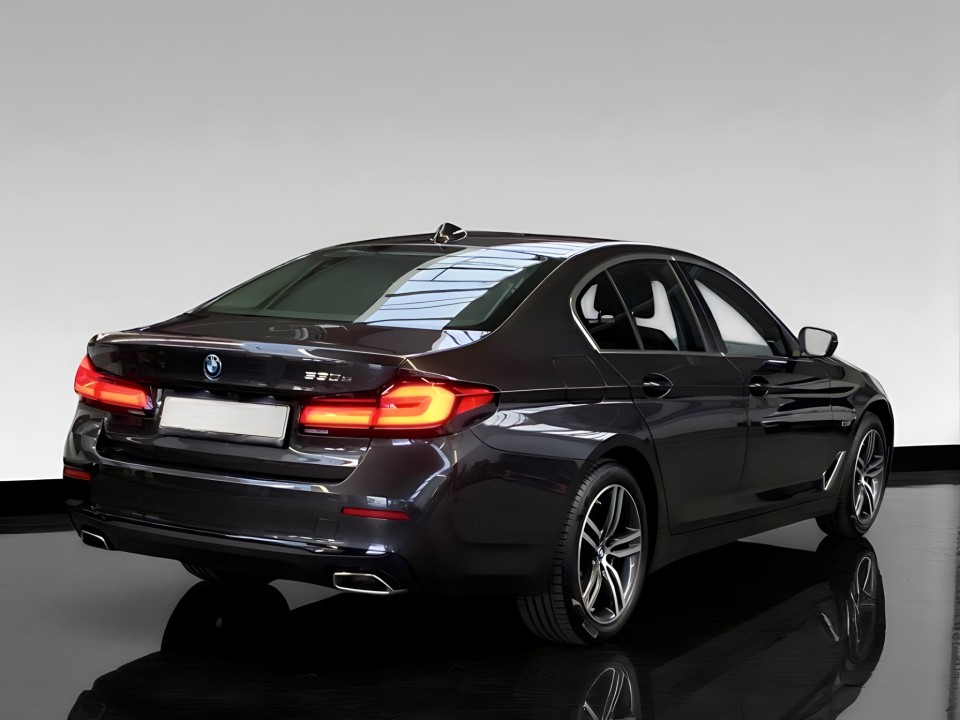 BMW Seria 5 530e Limuzina (3)