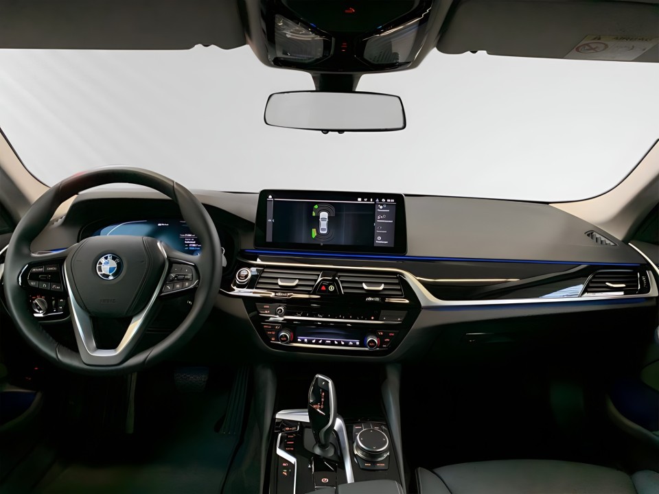 BMW Seria 5 530e Limuzina (4)