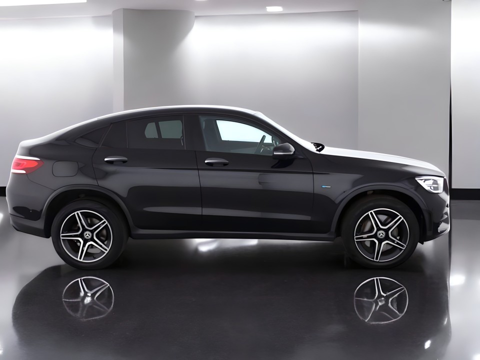 Mercedes-Benz GLC Coupe 300e 4MATIC (2)