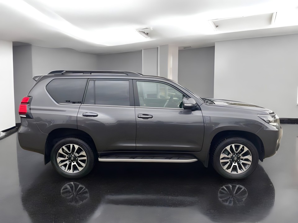 Toyota Land Cruiser (2)