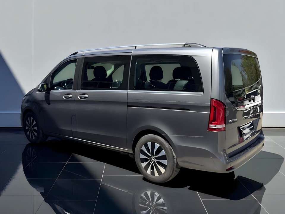 Mercedes-Benz V 300d (5)