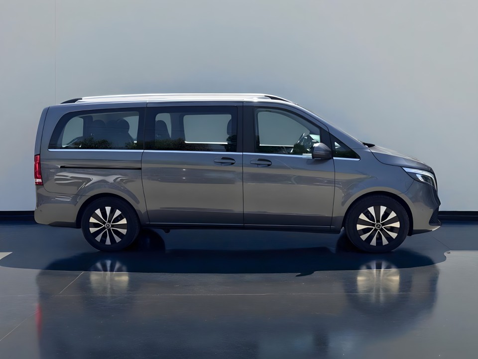 Mercedes-Benz V 300d (2)