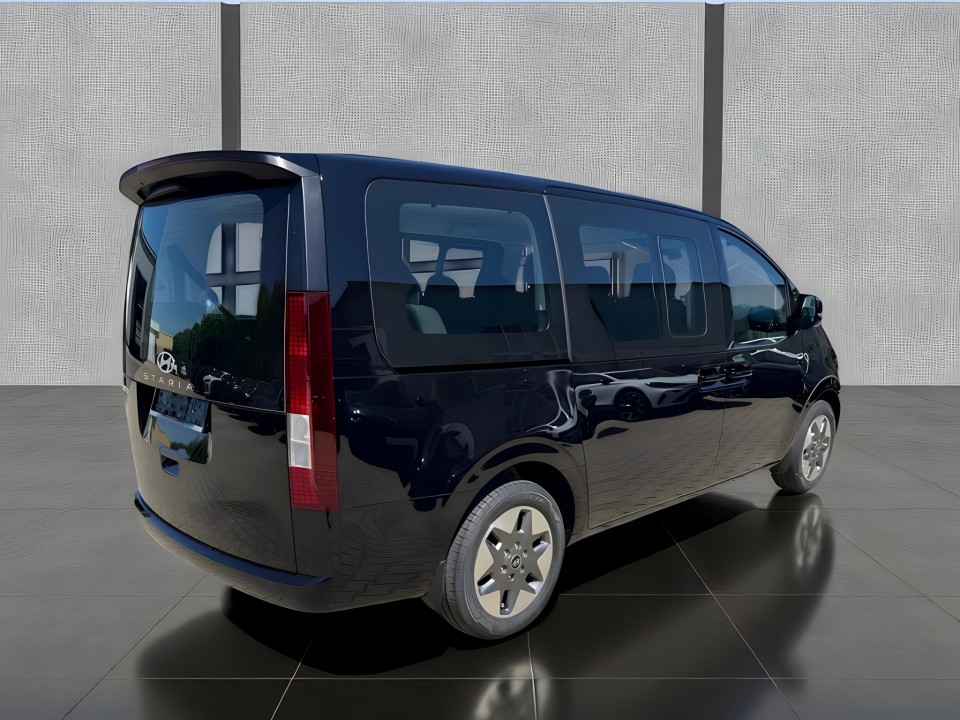 Hyundai Staria 1.6 (2)