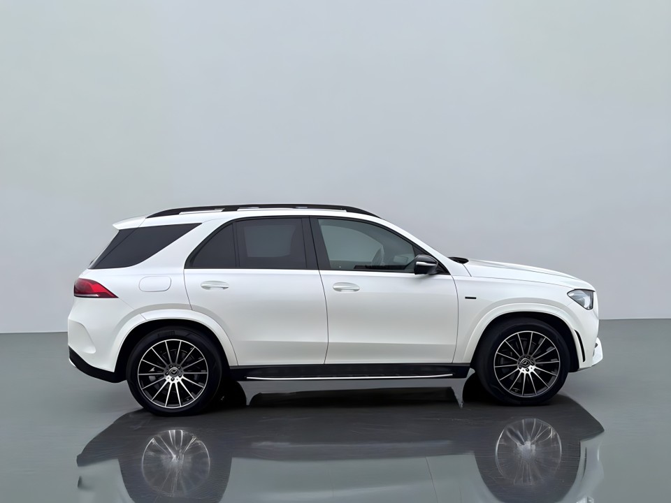 Mercedes-Benz GLE 350e 4MATIC AMG Line (2)