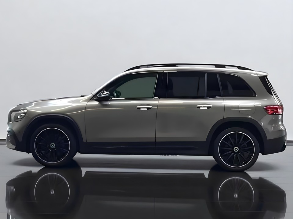 Mercedes-Benz GLB 220d 4MATIC AMG (4)