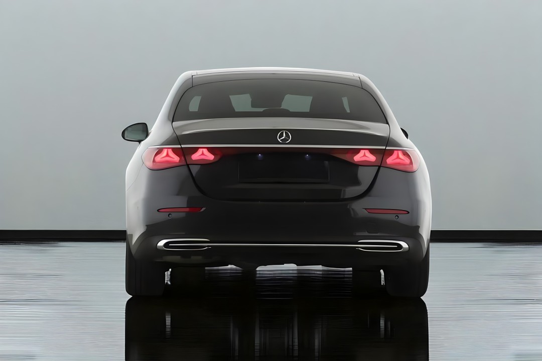 Mercedes-Benz E 220d Avantgarde (4)