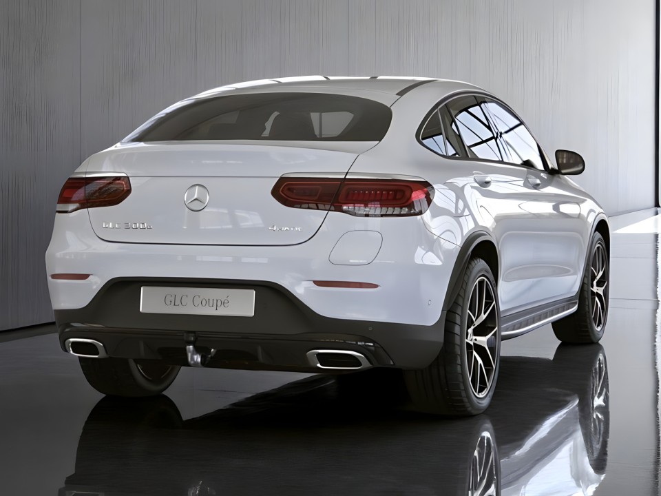 Mercedes-Benz GLC Coupe 300e 4MATIC AMG (2)