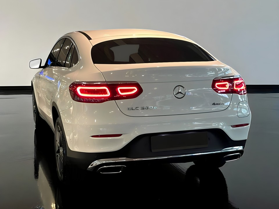 Mercedes-Benz GLC Coupe 300e 4MATIC AMG (4)
