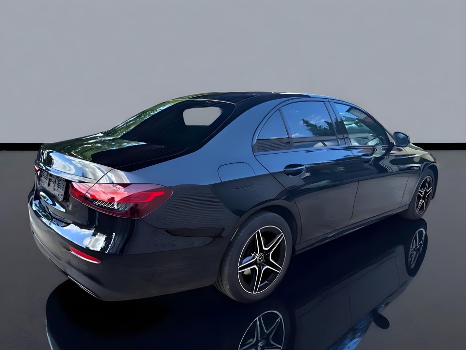 Mercedes-Benz E 220d 4MATIC AMG (2)