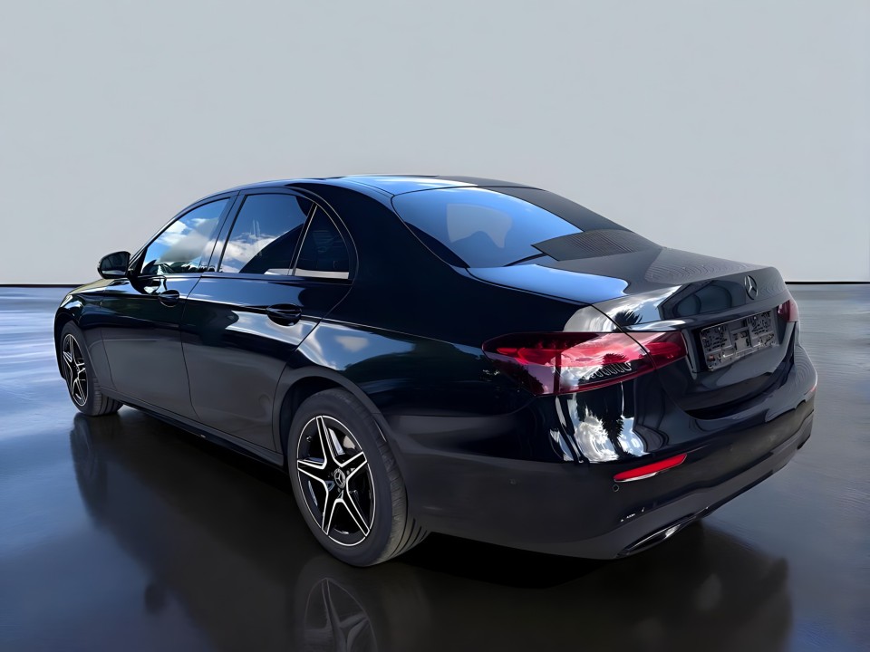 Mercedes-Benz E 220d 4MATIC AMG (4)
