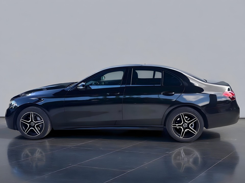 Mercedes-Benz E 220d 4MATIC AMG (5)