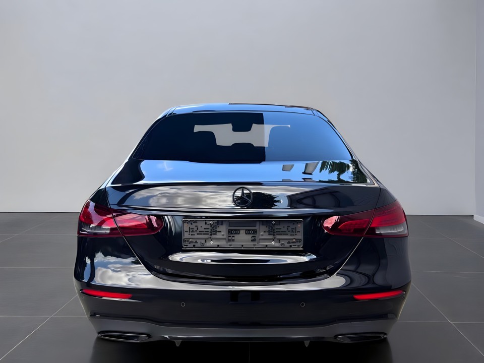 Mercedes-Benz E 220d 4MATIC AMG (3)
